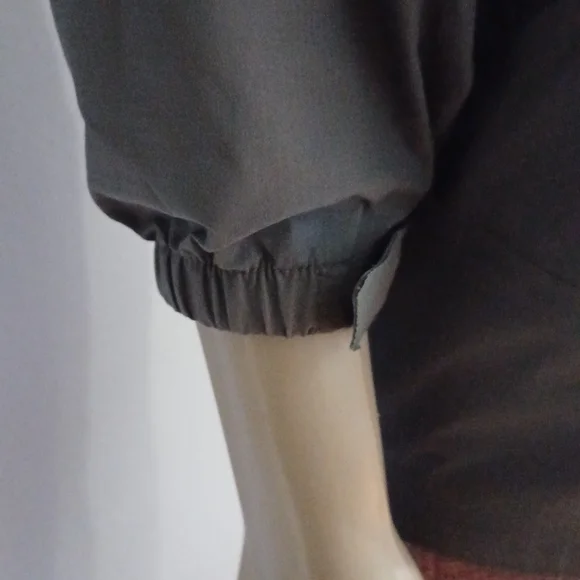 Outdoor Research Women's Shell Windbreaker hood zips into collar & side zip - Picture 3 of 15